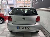 Usado VW Polo Advance 69 CV (50 kW) 2013 Gris Utilitario