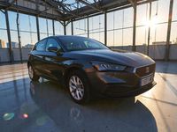 Usado Seat Leon Style 110 CV (80 kW) 2024 Gris Utilitario