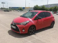 Usado Toyota Yaris 99 CV (72 kW) 2016 Rojo Berlina