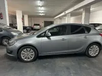 Usado Opel Astra Excellence 110 CV (80 kW) 2015 Gris Utilitario