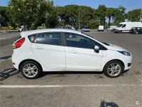 Usado Ford Fiesta Trend 95 CV (69 kW) 2016 Blanco Utilitario
