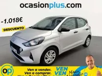 Usado Hyundai i10 67 CV (49 kW) 2020 Plateado Utilitario