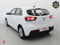 Usado Kia Rio 84 CV (61 kW) 2021 Blanco Berlina