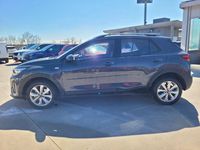 Usado Kia Stonic Plus 100 CV (73 kW) 2022 Gris / plata SUV