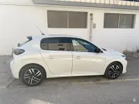 Usado Peugeot 208 Allure 100 CV (73 kW) 2022 Blanco Utilitario