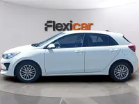 Usado Kia Rio 84 CV (61 kW) 2021 Blanco Berlina