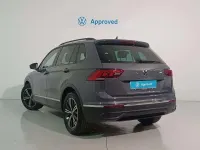 Usado VW Tiguan Life 150 CV (110 kW) 2023 Gris SUV