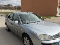 Usado Ford Mondeo Ambiente 115 CV (84 kW) 2005 Gris / plata Berlina