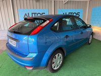 Usado Ford Focus Trend 100 CV (73 kW) 2005 Azul Berlina