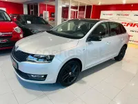 Usado Skoda Rapid Ambition 110 CV (80 kW) 2018 Gris / plata Utilitario