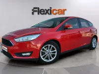Usado Ford Focus Trend 101 CV (74 kW) 2018 Rojo Berlina