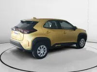 Begagnad Toyota Yaris Cross Style 117 HK (86 kW) 2023 Gul SUV