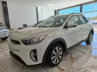 Usado Kia Stonic 84 CV (61 kW) 2023 Blanco SUV