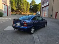 Usado Opel Astra Edition 147 CV (108 kW) 2001 Azul Coupe