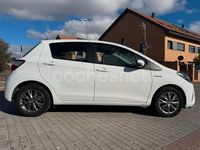 Usado Toyota Yaris Hybrid 100 CV (73 kW) 2020 Blanco Berlina
