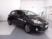 Usado Toyota Yaris Active 69 CV (50 kW) 2017 Negro Berlina