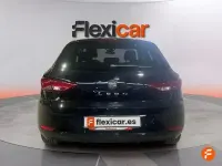 Usado Seat Leon Style 130 CV (95 kW) 2020 Negro