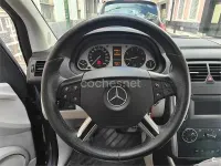 Usado Mercedes B170 116 CV (85 kW) 2009 Gris / plata Monovolumen