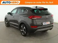 Usado Hyundai Tucson Style 177 CV (130 kW) 2016 Gris SUV