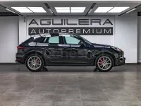 Käytetty Porsche Macan Turbo 400 HP (294 kW) 2014 Musta Katumaasturi