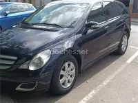 Usado Mercedes R320 224 CV (164 kW) 2006 Azul Familiar