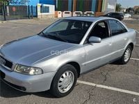 Usado Audi A4 110 CV (80 kW) 1999 Gris / plata Berlina