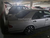 Usado Mercedes E280 Elegance 204 CV (150 kW) 1997 Gris / plata Berlina