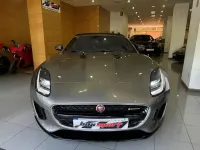Usado Jaguar F-Type R-Dynamic 300 CV (220 kW) 2022 Gris metalizado Descapotable