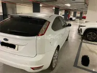 Usado Ford Focus Trend 115 CV (84 kW) 2008 Blanco Berlina