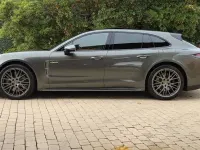 Usado Porsche Panamera 4 E-Hybrid Sport Turismo Platinum Edition 462 CV (339 kW) 2024 Verde Familiar