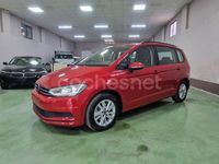 Usado VW Touran Advance 122 CV (89 kW) 2022 Granate Monovolumen