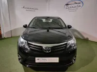 Usado Toyota Avensis Advance 147 CV (108 kW) 2012 Negro Berlina