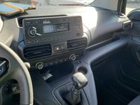 Usado Peugeot Rifter Active 100 CV (73 kW) 2022 Monovolumen