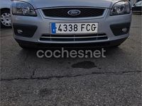 Usado Ford Focus Trend 115 CV (84 kW) 2006 Gris / plata Berlina