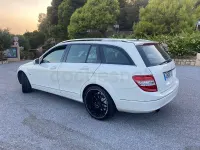 Usado Mercedes C200 136 CV (100 kW) 2010 Blanco Familiar