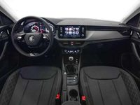 Usado Skoda Scala Ambition 110 CV (80 kW) 2023 Plateado Utilitario