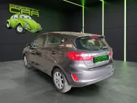 Usado Ford Fiesta Trend 85 CV (62 kW) 2018 Gris / plata Utilitario