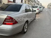 Usado Mercedes C220 Elegance 143 CV (105 kW) 2002 Gris / plata Berlina