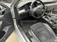 Usado VW Passat Sportline 190 CV (139 kW) 2016 Gris / plata Familiar