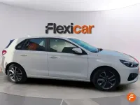 Usado Hyundai i30 120 CV (88 kW) 2022 Blanco