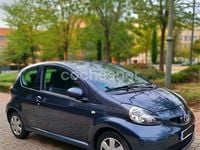 Usado Toyota Aygo Sport 68 CV (50 kW) 2005 Gris / plata Utilitario