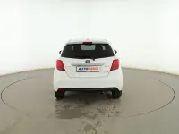 Usado Toyota Yaris Hybrid Advance 101 CV (74 kW) 2017 Blanco Berlina