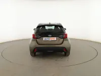 Usado Toyota Yaris Active 116 CV (85 kW) 2021 Verde Utilitario