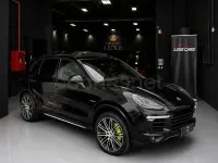 Usado Porsche Cayenne S E-Hybrid Platinum Edition 416 CV (305 kW) 2017 Negro SUV