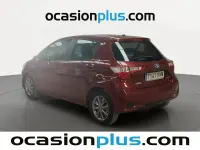 Usado Toyota Yaris Hybrid Active 100 CV (73 kW) 2018 Rojo
