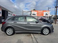 Usado Mercedes B180 122 CV (89 kW) 2017 Gris / plata Monovolumen