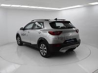 Usado Kia Stonic 101 CV (74 kW) 2025 Gris / plata SUV