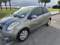 Usado Toyota Yaris 90 CV (66 kW) 2007 Gris / plata Utilitario