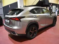 Usado Lexus NX300h Luxury Line 197 CV (144 kW) 2019 Plateado SUV