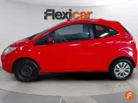 Usado Ford Ka Titanium 69 CV (50 kW) 2015 Rojo Utilitario